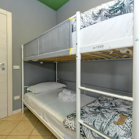 Desenzanoloft Official Partner Marriott Homes & Villas - Green Family Apartment With Private Box Parking Desenzano del Garda Exterior photo